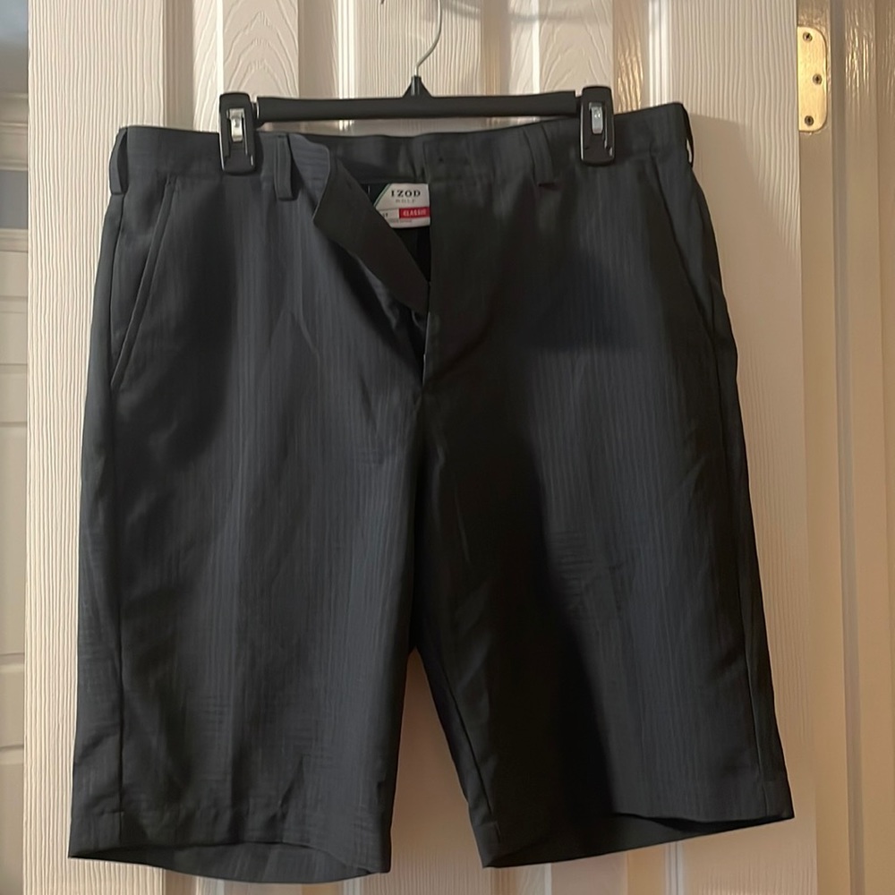 Vanheusen Golf Short Size 33 Waist